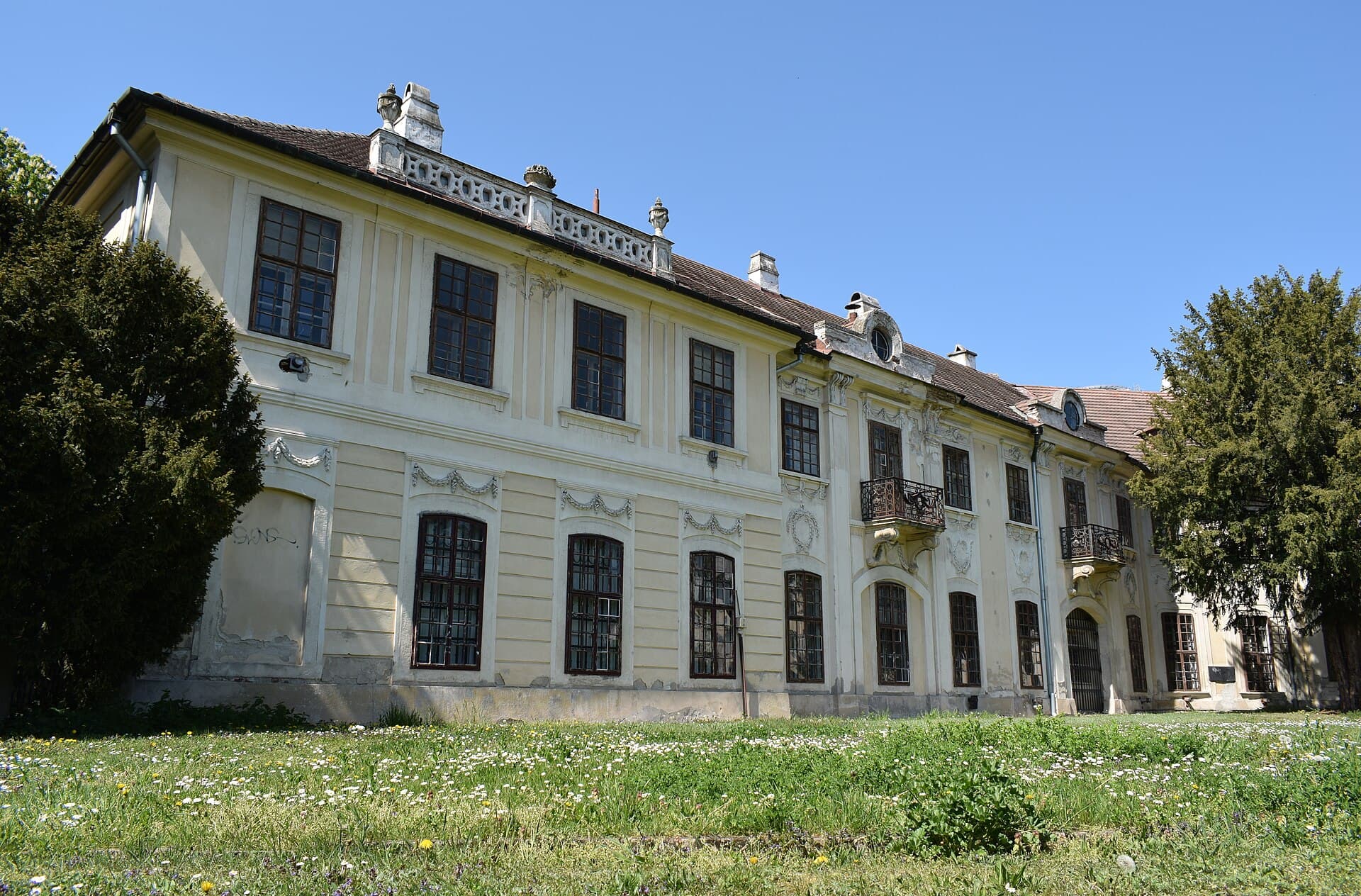 Aspremontov letný palác na Americkom námestí v Bratislave.